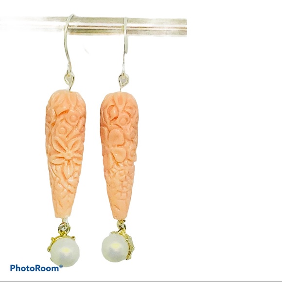 BOUTIQUE Carved Light Coral Teardrop, Vintage Pearl Bead Dangle Earrings, Dainty - Picture 5 of 5